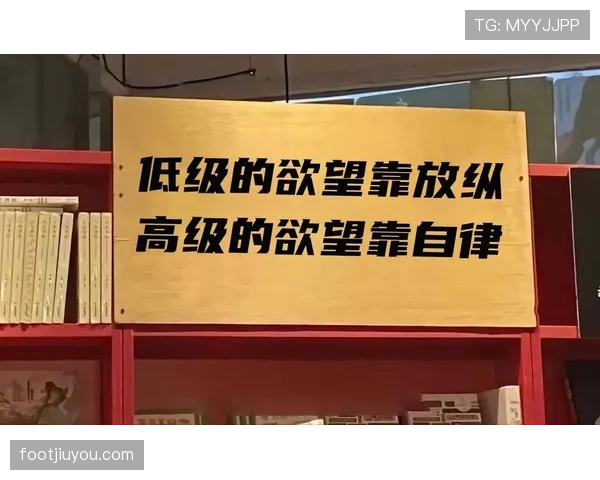 张博恒训练完直接啃鸡腿，这自律和放纵的切换也太真实了